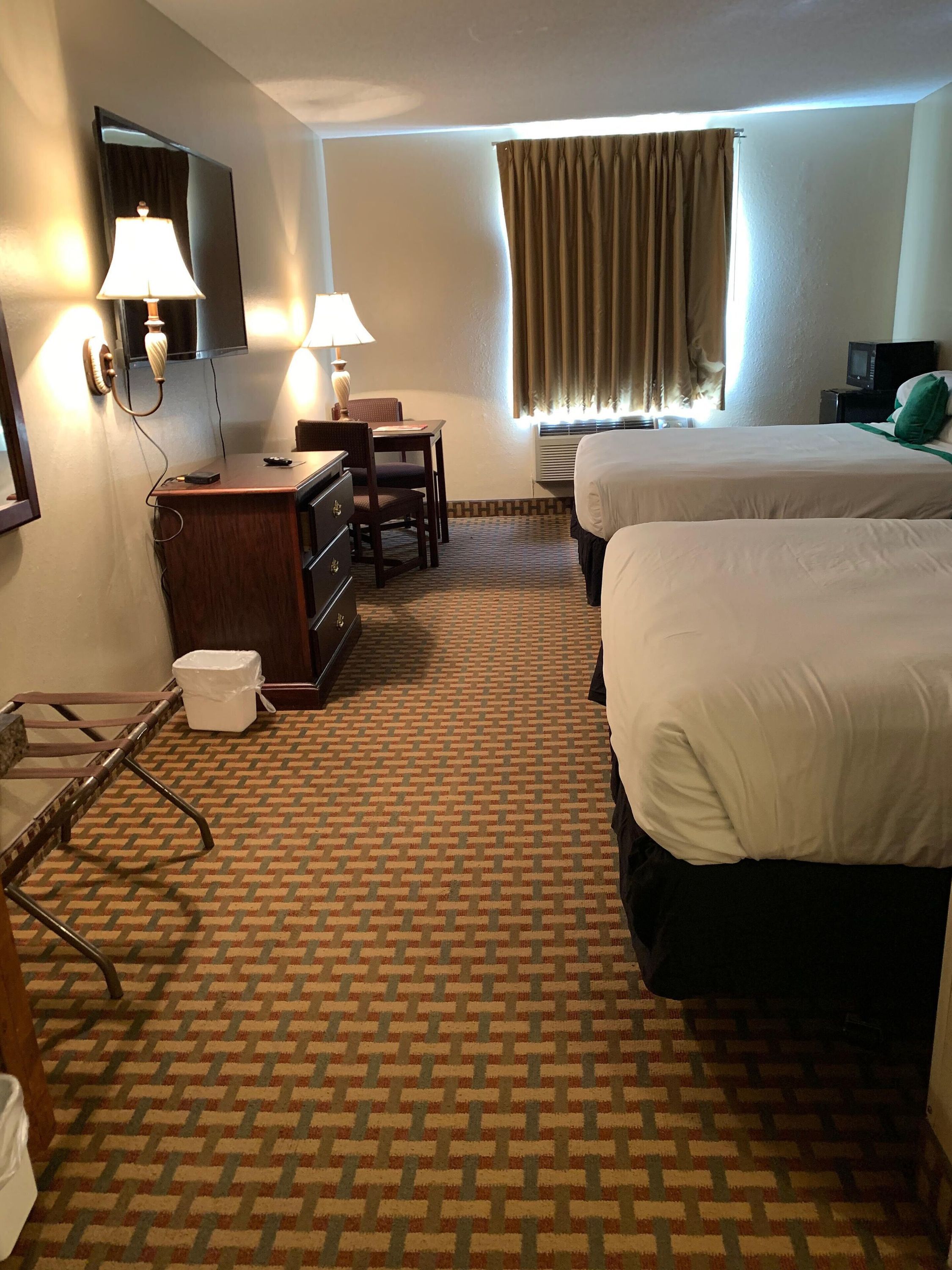 Rest Inn Fort Smith - פורט סמית' - חדר שינה