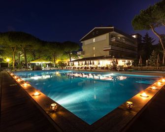 Hotel Al Cigno - Lignano Sabbiadoro - Pool