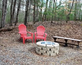 Bear Hug Lodge - Ellijay - Patio