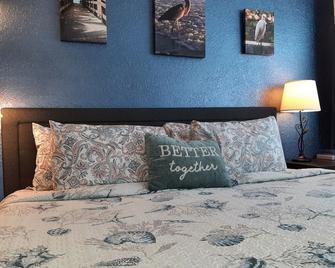 Amazing Beach Condo/ Awesome Amenities #2 - Redington Beach - Bedroom