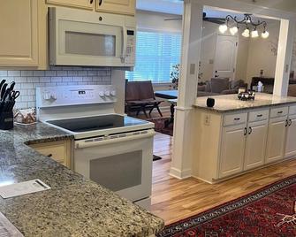 Beautiful Town and Country Farm - Close to Oxford & Sardis/Enid Lakes - Batesville