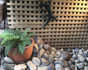 Beautiful cottage with mountain views,- unique , private, treetop seclusion. - Carterton - Building