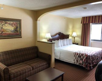 Red Roof Inn & Suites Chestertown - Chestertown - Sala de estar