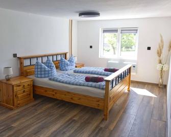 Ferienapartment Zur guten Quelle - Bad Liebenstein - Schlafzimmer