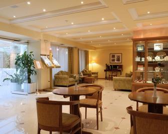 Athens Atrium Hotel and Suites - Athens - Lobby