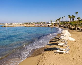 Coral Beach Hotel & Resort Cyprus - Coral Bay - Beach