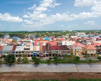 King Fy Hotel - Battambang - Balkón