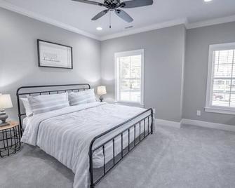 The Retreat Modern 2bed 2.5bath - Spring Hill