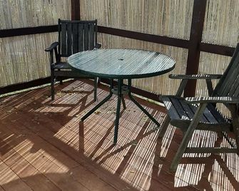Te Whare Rural Retreat and Caravan - Hastings - Balcony