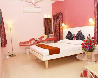 Hotel Pandian - Chennai - Makuuhuone