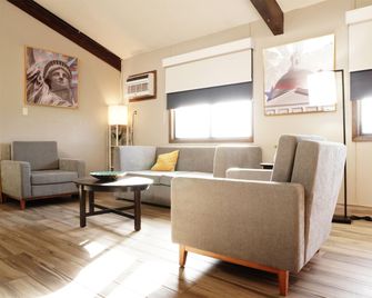 AmericInn by Wyndham Forest Lake - Forest Lake - Lobby