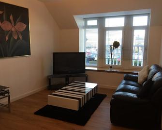 Eastgate Apartment - Inverness - Living room