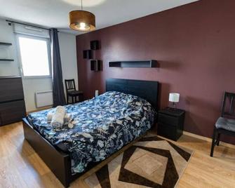 Chouette , un logement T3 cozy tout proche du métro et parking privé à disposition - Toulouse - Chambre