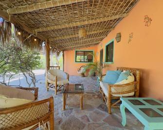 Large Gated Parking, Cozy Casa near Pickleball - Los Barriles - Patio