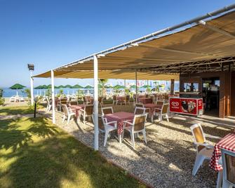 Club Hotel Titan - Alanya - Patio