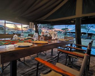 Kananga Special Tented Camp - Banagi - Restaurante