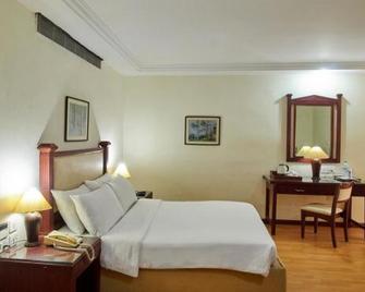 Mermaid Hotel - Kochi - Bedroom