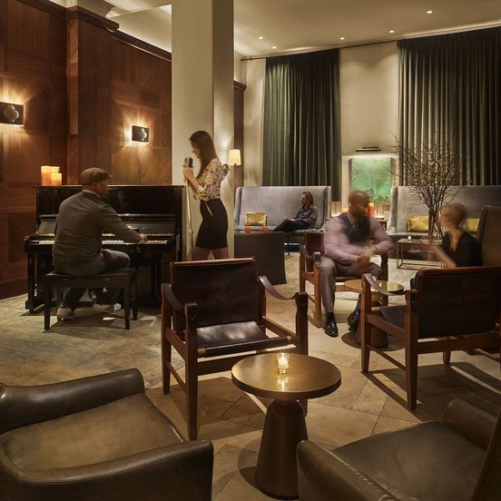 Lounge view of Refinery Hotel