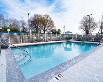 Fairfield Inn & Suites by Marriott Atlanta Airport North - East Point - Piscina