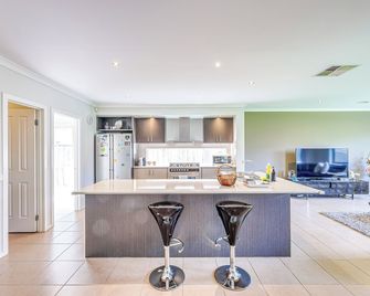 Stayau Spacious Stay Point Cook - Point Cook