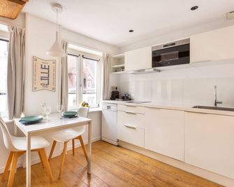 Au Chat Qui Dort Lille - Archives 18 - Lille - Küche