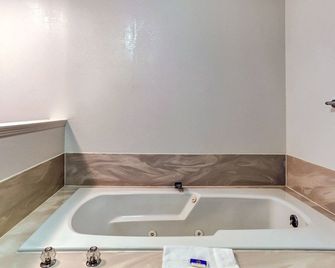Motel 6 Coos Bay - Coos Bay