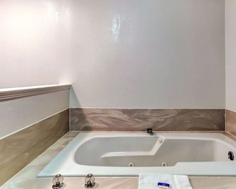 Motel 6 Coos Bay - Coos Bay
