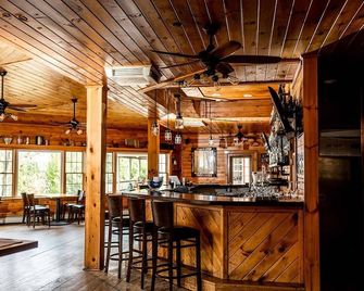 The Long View Lodge - Blue Mountain Lake - Bar
