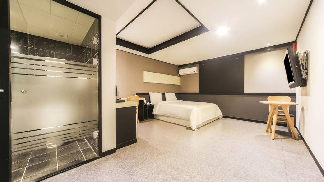 Elysee Hotel