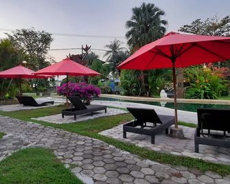 Hotel Besar Bulan Baru - Senggigi - Mataram - Binnenhof
