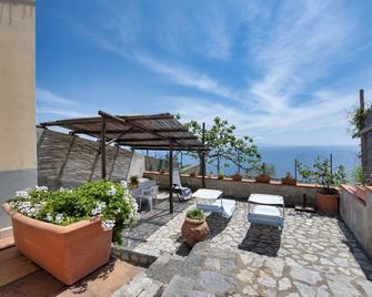 La Sciuscella - Conca Dei Marini - Innenhof