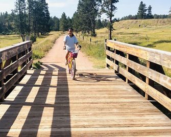 Black Hills Cabins at Quail's Crossing - Hill City