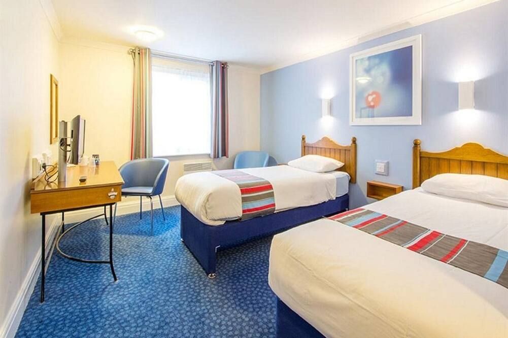 Travelodge Perth A9 - Perth - Bedroom