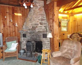 Holiday house by the lake, Weekly rent - Coventry - Living room