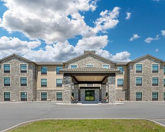 Comfort Inn & Suites Medina NY near Erie Canal - Medina - Building