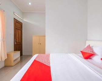 OYO 1271 One Family Guesthouse - Lembang - Ložnice