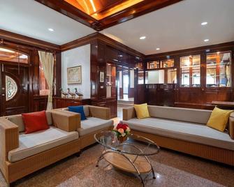 Orchid Pool Villa Phuket - Phuket City - Lounge