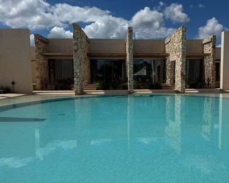 Ljs Chichikan Eco Luxury Retreat - Popola - Pool