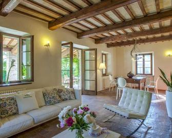 Charming Villa in Melle With Swimming Pool - Fermignano - Sala de estar