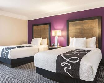 La Quinta Inn & Suites by Wyndham Shreveport Airport - Shreveport - Soveværelse