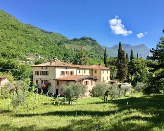 Cervano: Countrychic Apartment for 6-7 persons - Toscolano Maderno - Edificio