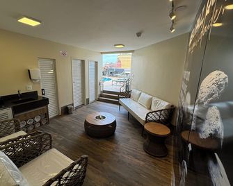 HD Plaza Hotel - Assis - Living room