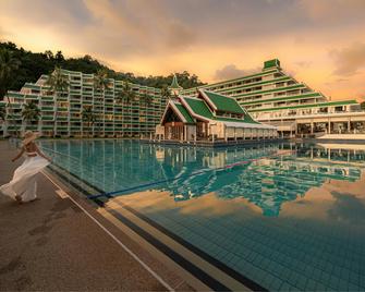 Le Méridien Phuket Beach Resort - עיירת פוקט - בריכה