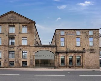 Cambridge Hotel Waterfront - Brighouse - Edificio
