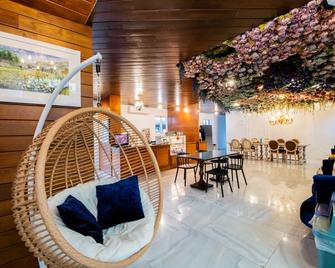 Dream Valley - Taitung City - Front desk