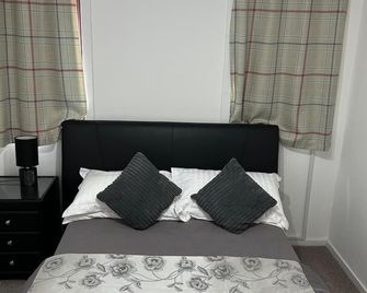 Mardon Holiday Home, in Inverness, Welcomes Families as Well as Businesses - Inverness - Bedroom