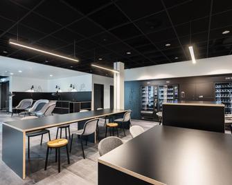 Moliving - Design Hotel & Apartments DÜsseldorf-Neuss - Neuss - Bar