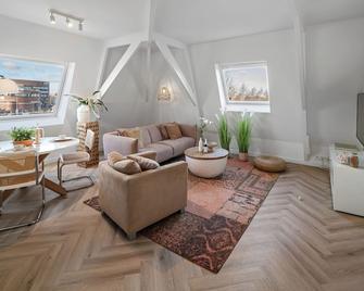 Stylish-loft Near City Center And Park - Roosendaal - Obývací pokoj