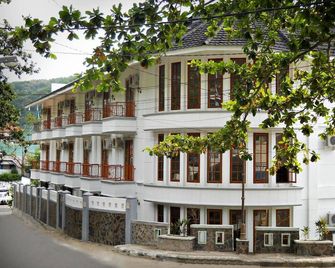 Parai City Garden Hotel - Sawahlunto - Sawah Lunto - Edificio