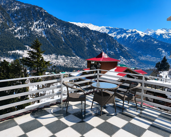 Nirvana Hills - Manali - Balcón